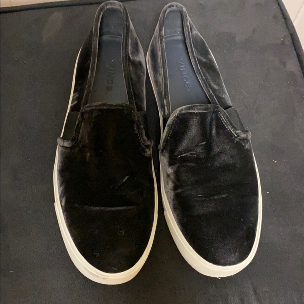 Vince Blair sneakers in dark gray velvet size 7.5